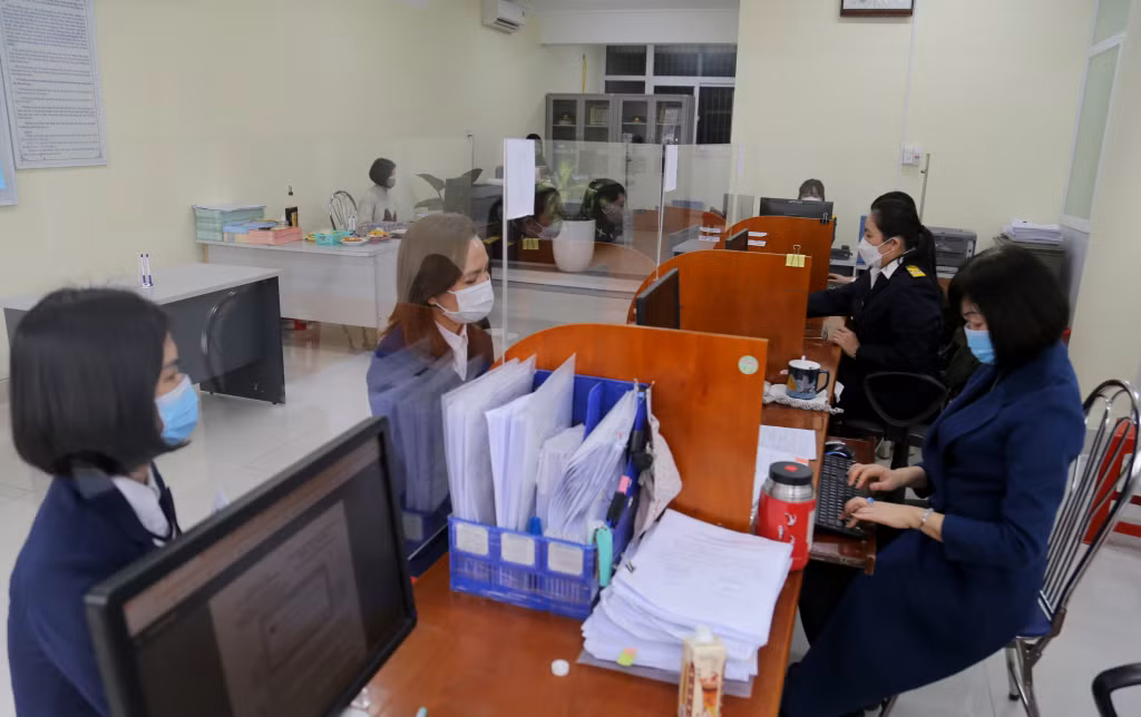 Chi cục Thuế TP Hạ Long sử dụng hệ thống phần mềm chuyên dụng để số hóa các hồ sơ TTHC thuộc chức năng, nhiệm vụ.