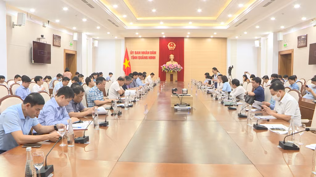 Quang cảnh buổi làm việc