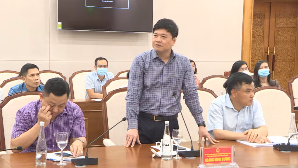 Đồng chí Hoàng Minh Cường, Phó Chủ tịch UBND thành phố, Phó trưởng Ban Thường trực Ban chỉ đạo Chuyển đổi số thành phố Hải Phòng phát biểu tại buổi làm việc.