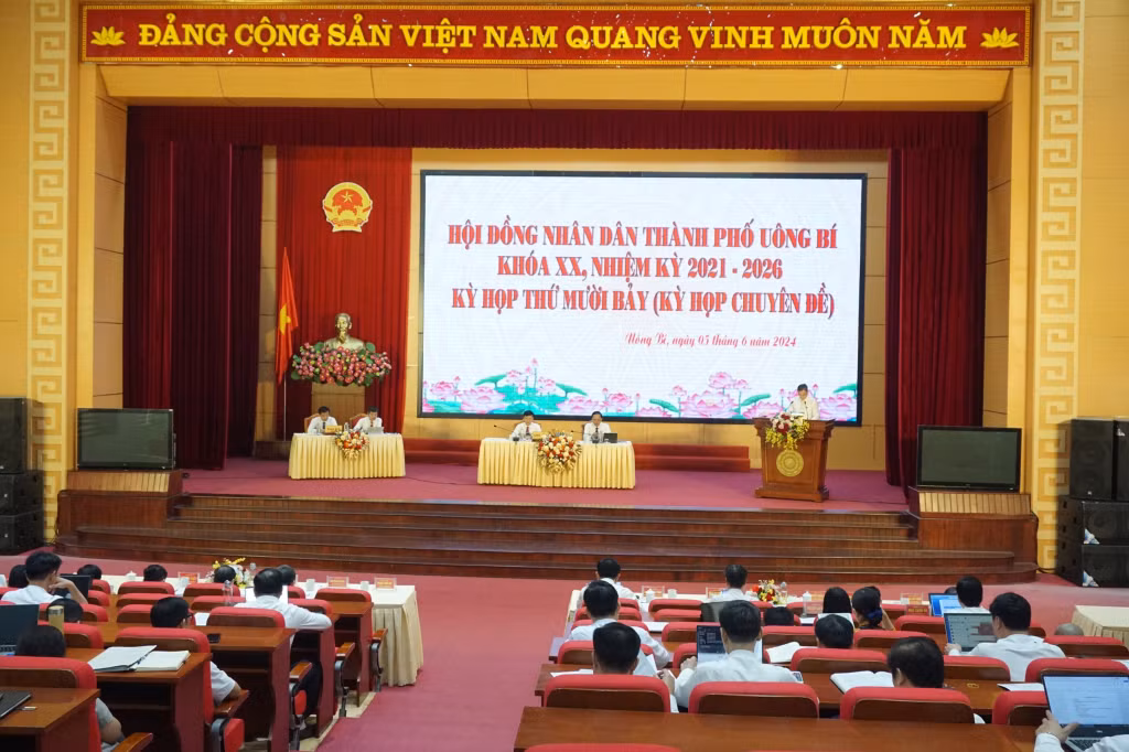 Quang cảnh kỳ họp.