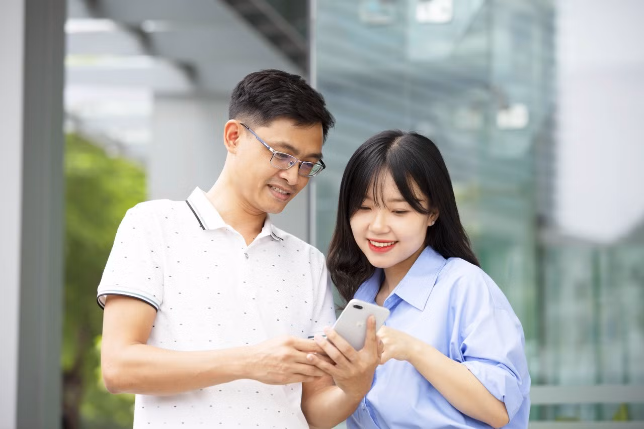 Chuyển tiền “1 chạm”, tức là tự động nhận diện thông tin ngân hàng nhận/người nhận và xử lý chuyển tiền bằng hình thức phù hợp.