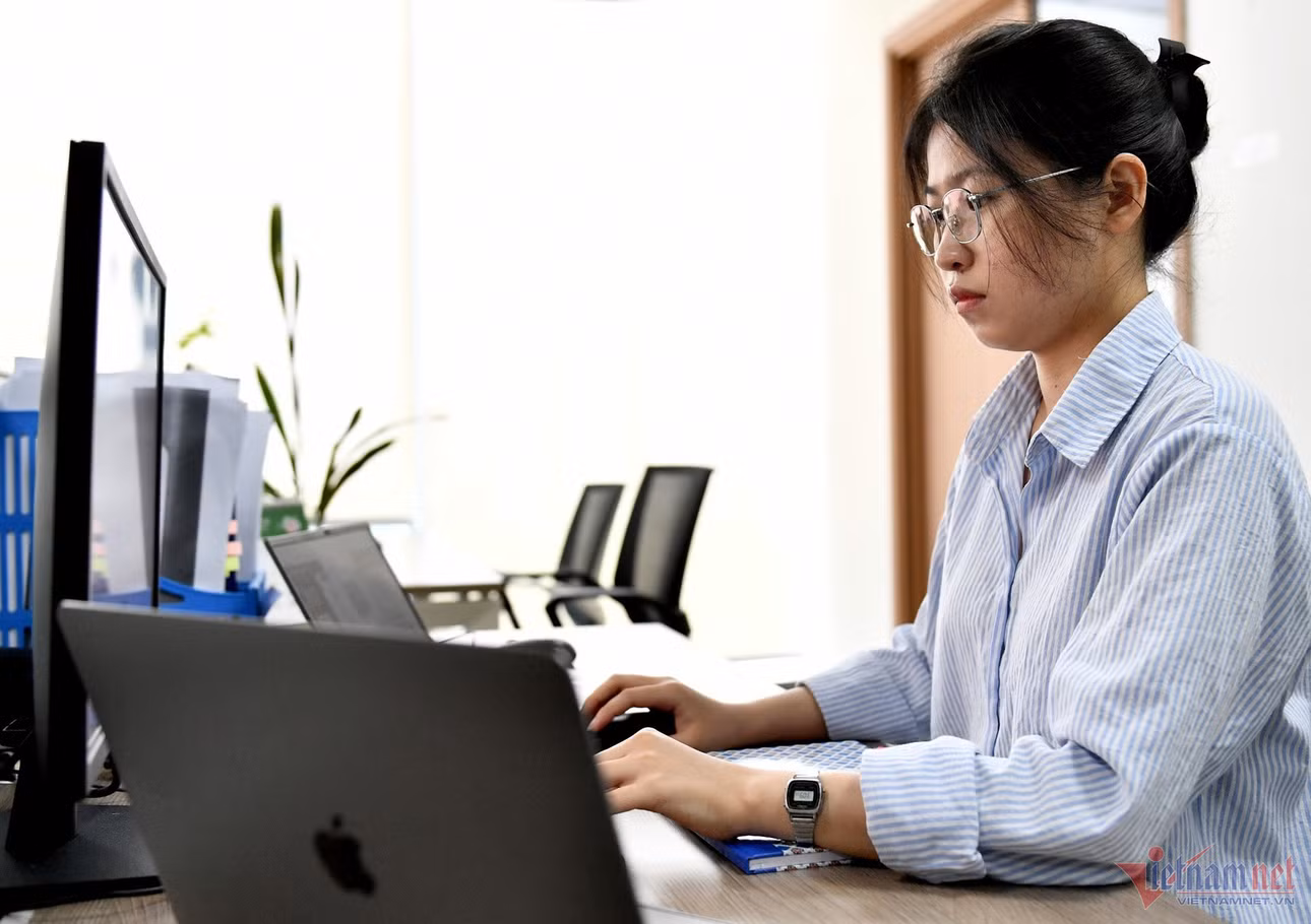 Phân tích của Cục Viễn thông chỉ ra rằng, để đáp ứng nhu cầu đảm bảo an toàn mạng lưới Internet Việt Nam cũng như đáp ứng nhu cầu dự phòng, tổng dung lượng sẽ cần tối thiểu 350 Tbps. Ảnh minh họa: Hoàng Hà