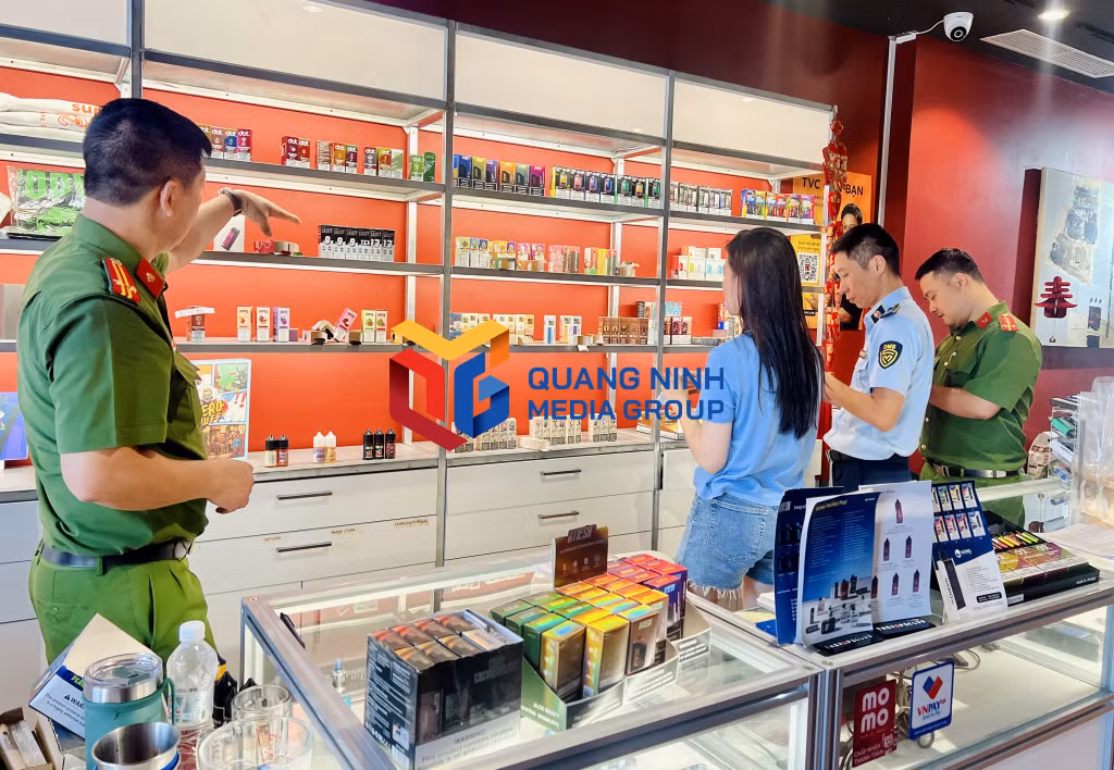 Cửa hàng bày bán thuốc lá điện tử.