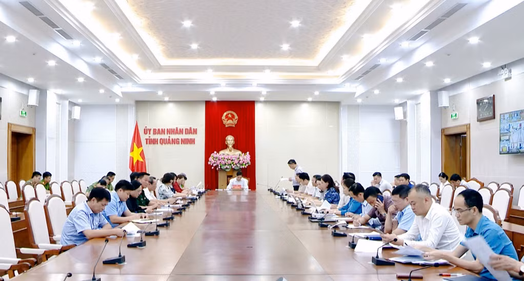 Quang cảnh cuộc họp
