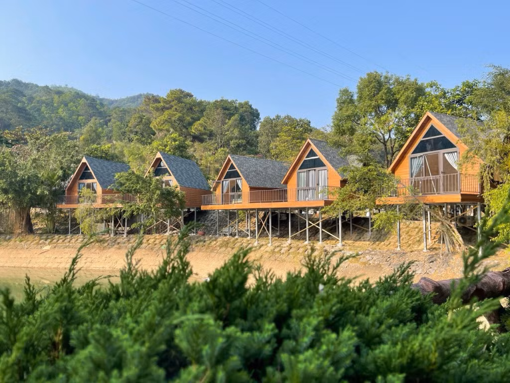 Không gian mở, nhiều cây xanh là điểm nhấn của Bái Tử Long Pine Hill.