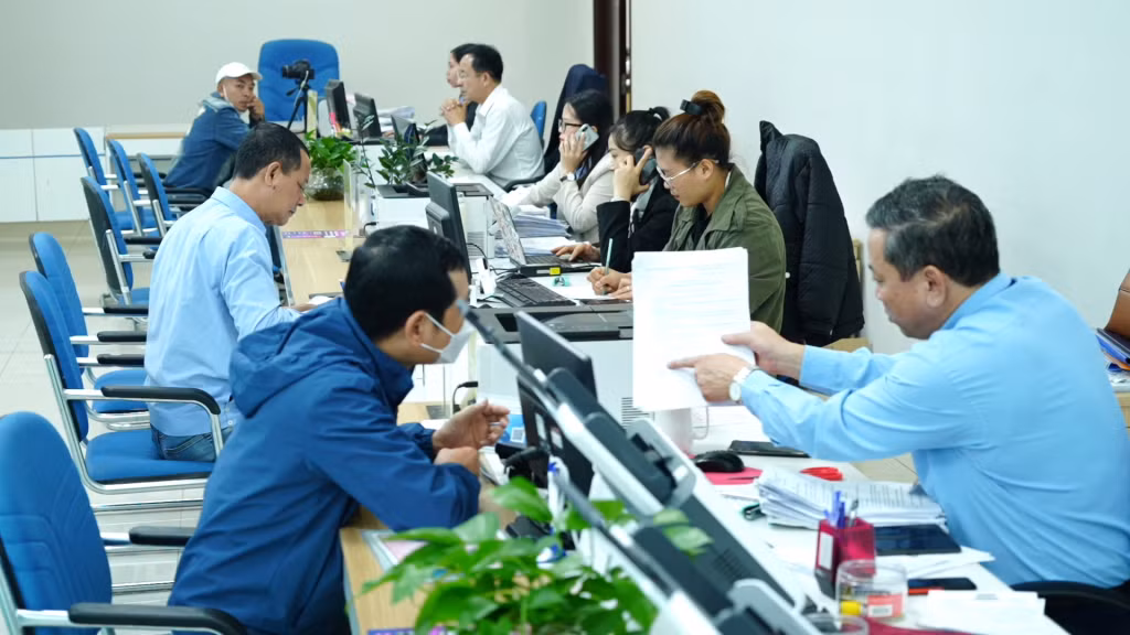 Nộp thủ tục đổi GPLX trực tuyến tạo thuận lợi cho người dân.