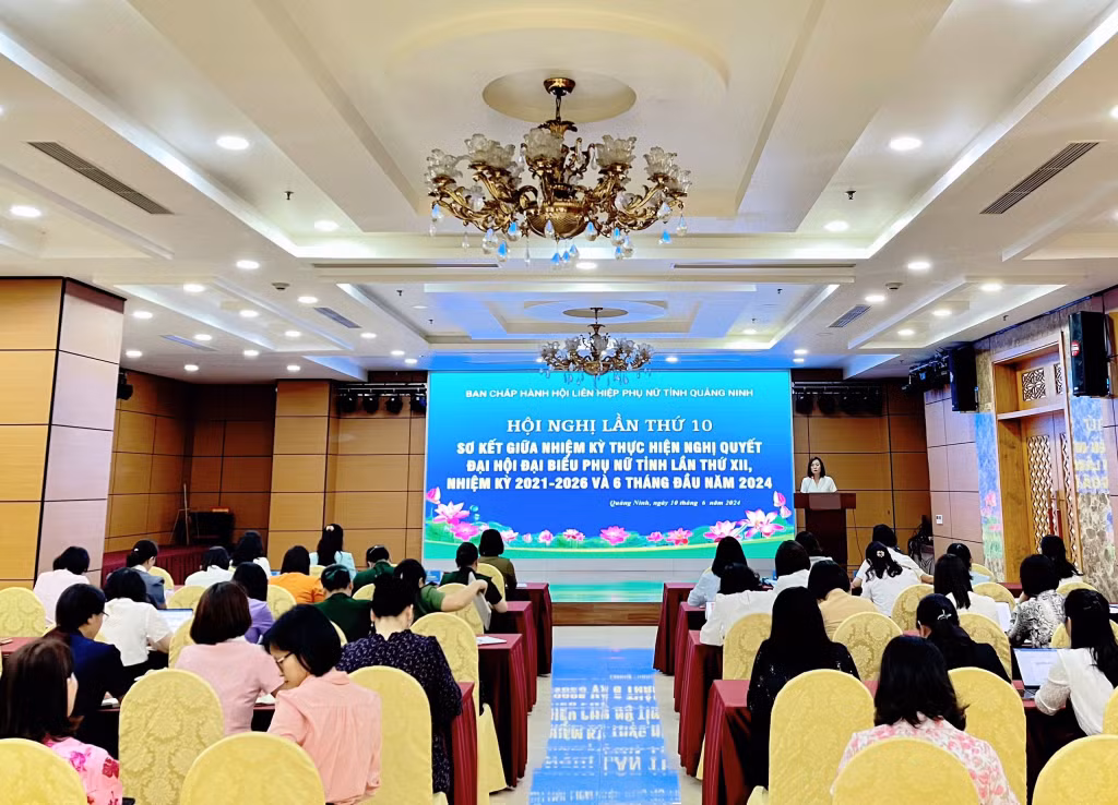 Lãnh đạo Hội LHPN tỉnh phát biểu tại hội nghị.