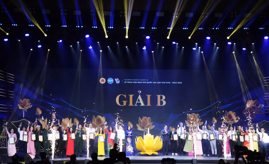 Các tác giả, nhóm tác giả nhận Giải B - Giải báo chí Quốc gia lần thứ XVIII, năm 2023.