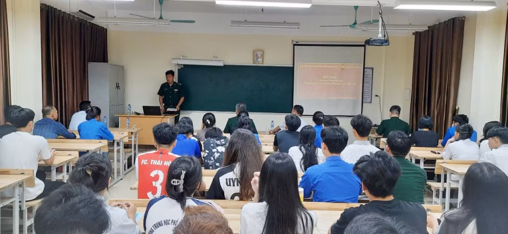 Quang cảnh buổi tuyên truyền 