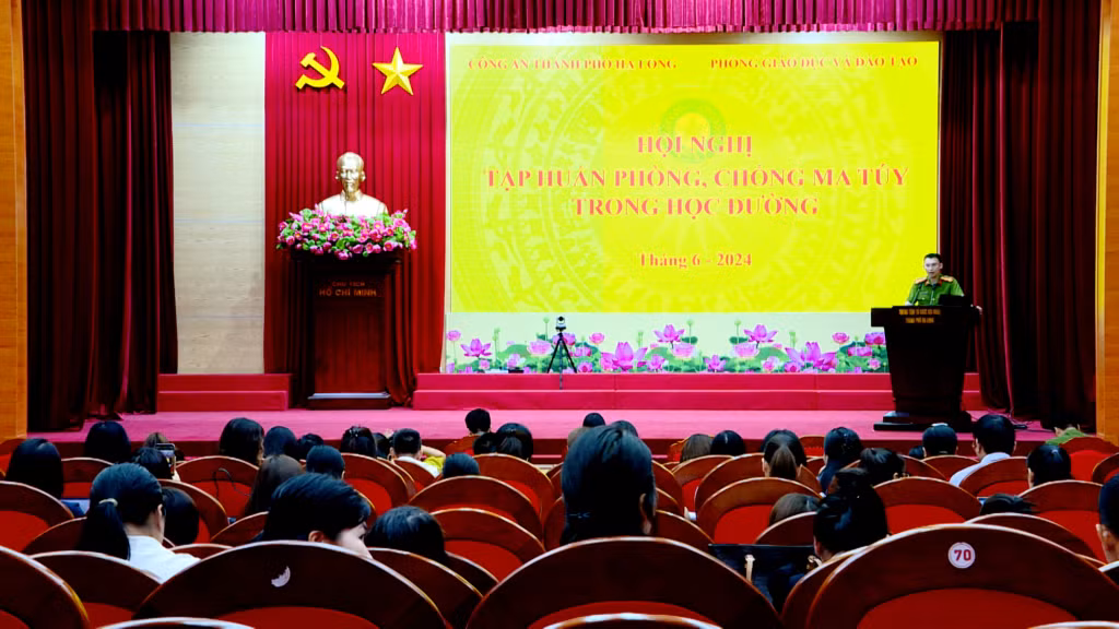 Quang cảnh hội nghị.