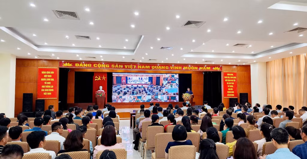 Đảng bộ Công ty CP Nước sạch Quảng Ninh tổ chức sinh hoạt chuyên đề.