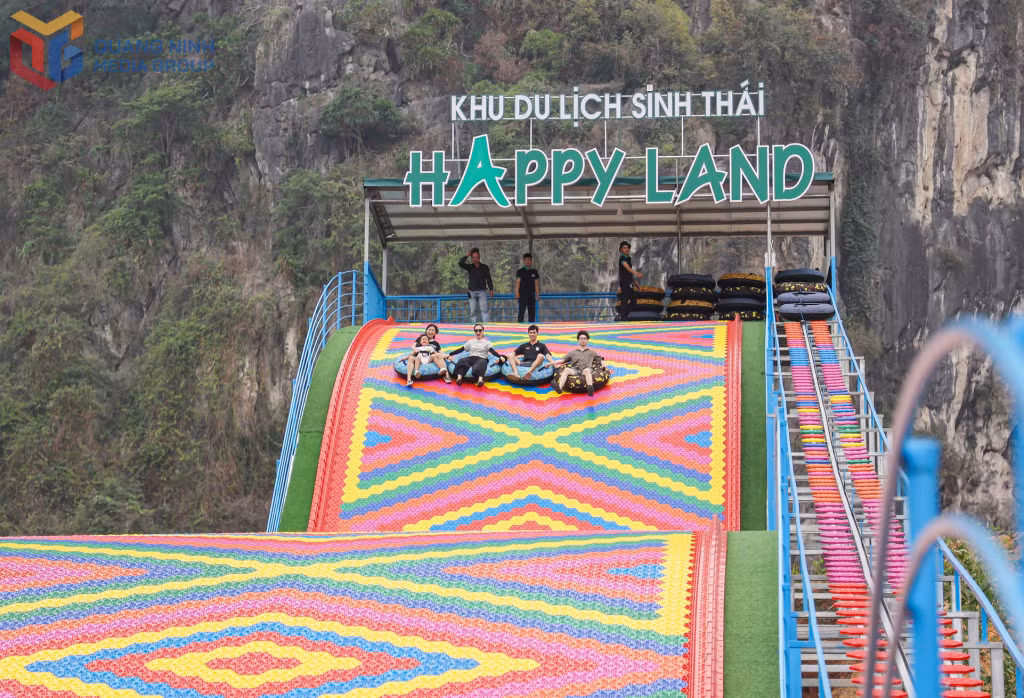 Happy Land, khu du lịch sinh thái trên địa bàn xã Thống Nhất hiện đang mở rộng quy mô với nhiều dịch vụ hấp dẫn giới trẻ.