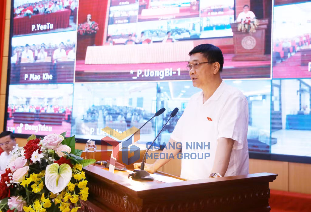 2025-07_Đoàn ĐBQH tỉnh tổ chức hội nghị tiếp xúc cử tri sau Kỳ họp thứ 9 tại phường Uông Bí - Phó Chủ tịch Quốc hội Vũ Hồng Thanh, phát biểu tại buổi tiếp xúc . Ảnh: Thu Chung