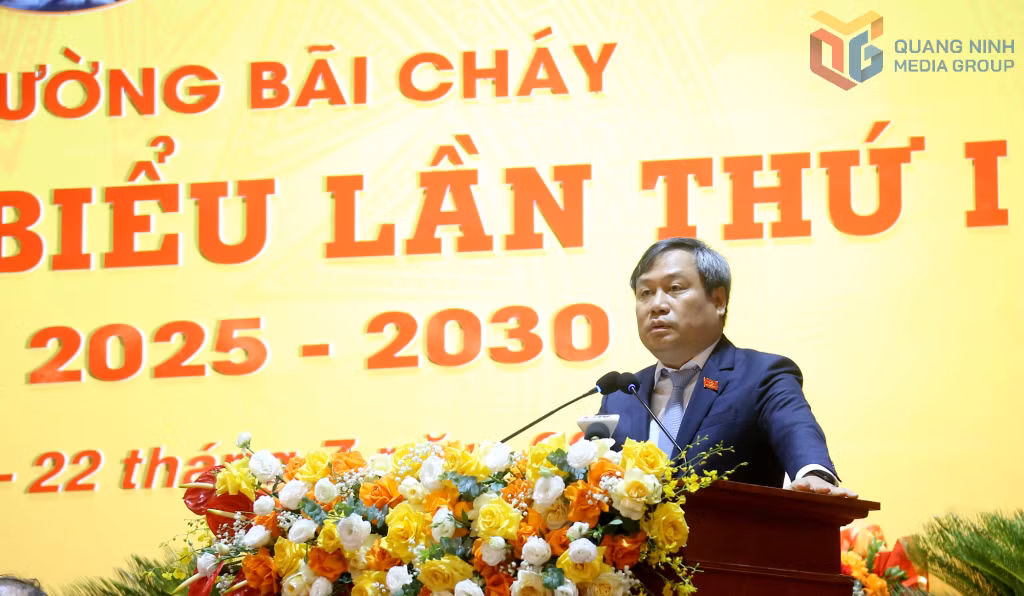 Đồng chí Vũ Đại Thắng, Uỷ viên Trung ương Đảng, Bí thư Tỉnh uỷ, Trưởng Đoàn ĐBQH tỉnh phát biểu chỉ đạo tại Đại hội.