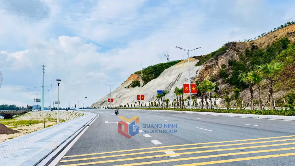 Dự án nút giao cầu 3 Vân Đồn vừa được đầu tư hoàn thành.