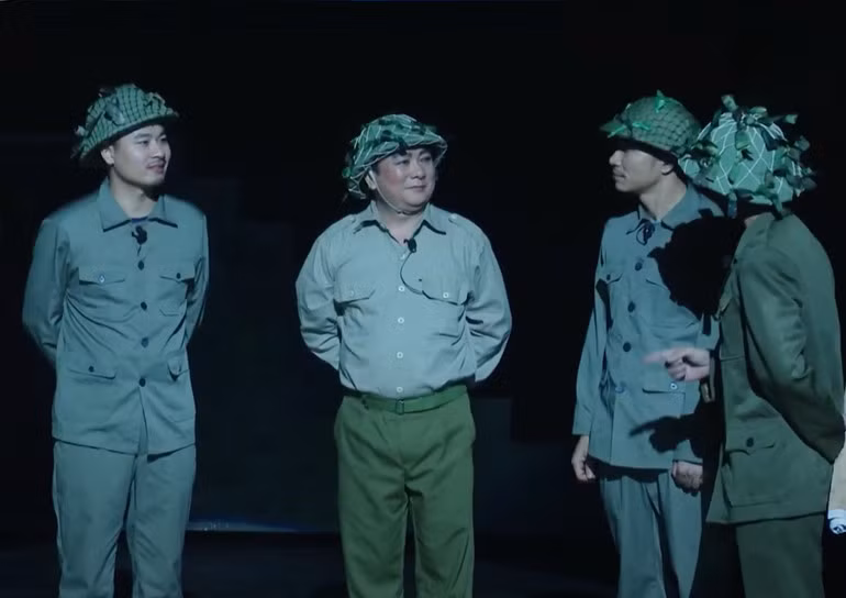 Cảnh trong vở chèo "Đại tướng Võ Nguyên Giáp".