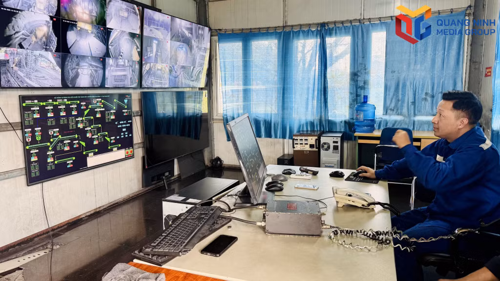 Các hệ thống thông gió và kiểm soát khí mỏ tại các đơn vị ngành Than ngày càng được đầu tư hiện đại, tự động hóa.