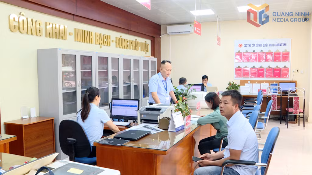 Xã Quảng Đức vận hành hiệu quả bộ máy hành chính, trong đó ưu tiên cải cách thủ tục hành chính tạo điều kiện cho người dân, doanh nghiệp. 