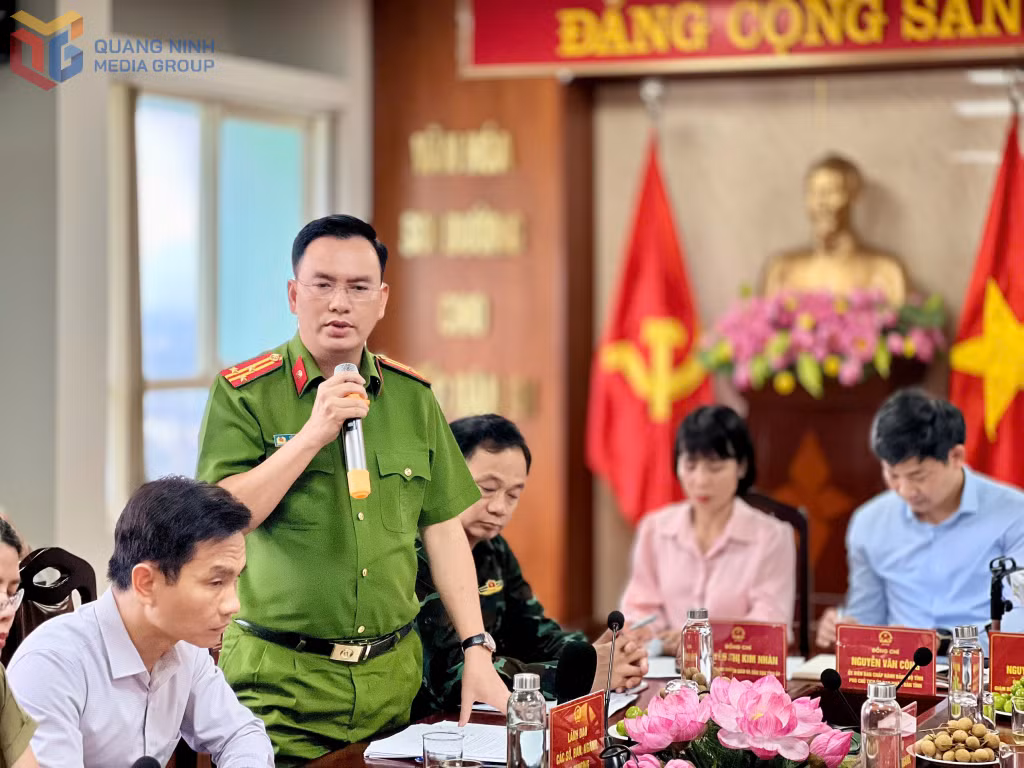Thượng tá Cù Quốc Thắng, Phó Giám đốc Công an tỉnh thông tin về công tác xác minh danh tính những người gặp nạn.