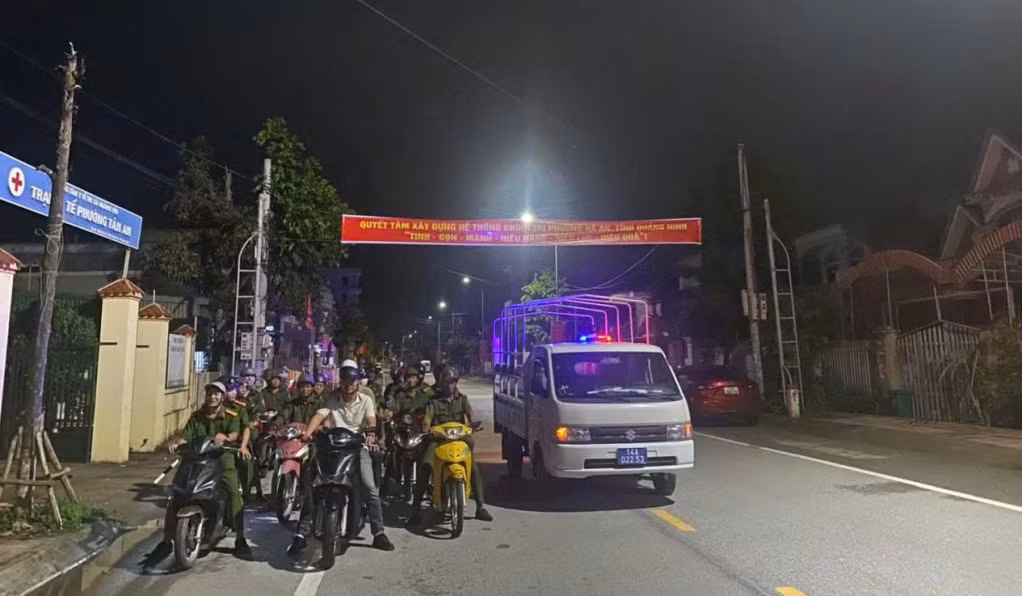 Công an phường Hà An tăng cường tuần tra ban đêm. Ảnh: Công an tỉnh