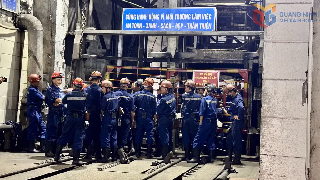 Than Mông Dương là một trong những đơn vị duy trì đủ nhân lực hầm lò nhờ khai thác thị trường lao động miền Đông của tỉnh Quảng Ninh.