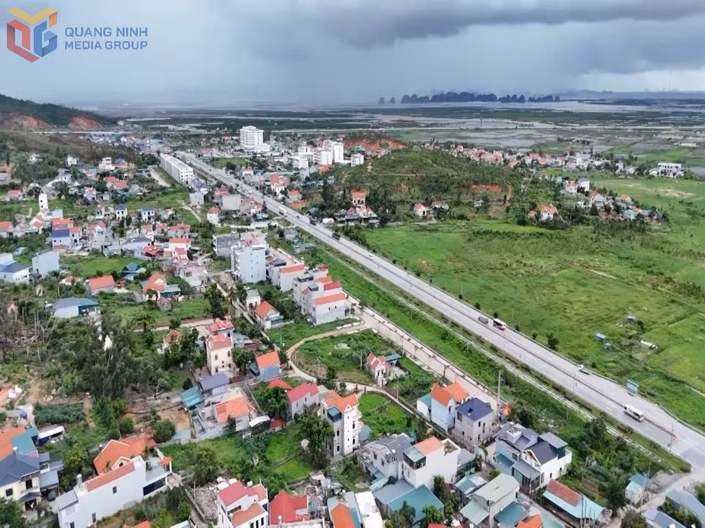 Phường Tuần Châu nhìn từ trên cao.