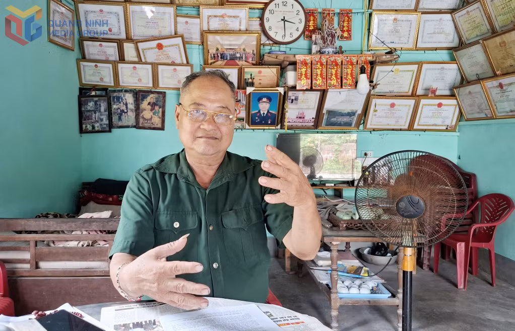 Người uy tín Lý Tắc Mềnh ở thôn Đài Van (Đặc khu Vân Đồn) kể về những năm tháng tham gia xây dựng thôn Đài Van.