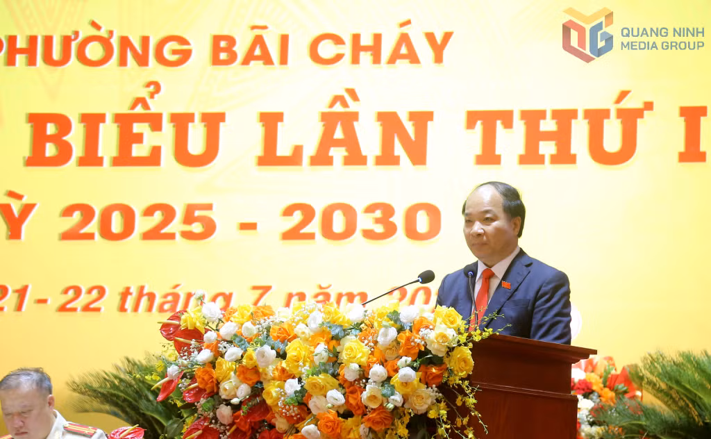Đồng chí Nguyễn Hoàng Quý, Bí thư Đảng ủy, Chủ tịch HĐND phường Bãi Cháy phát biểu bế mạc Đại hội.