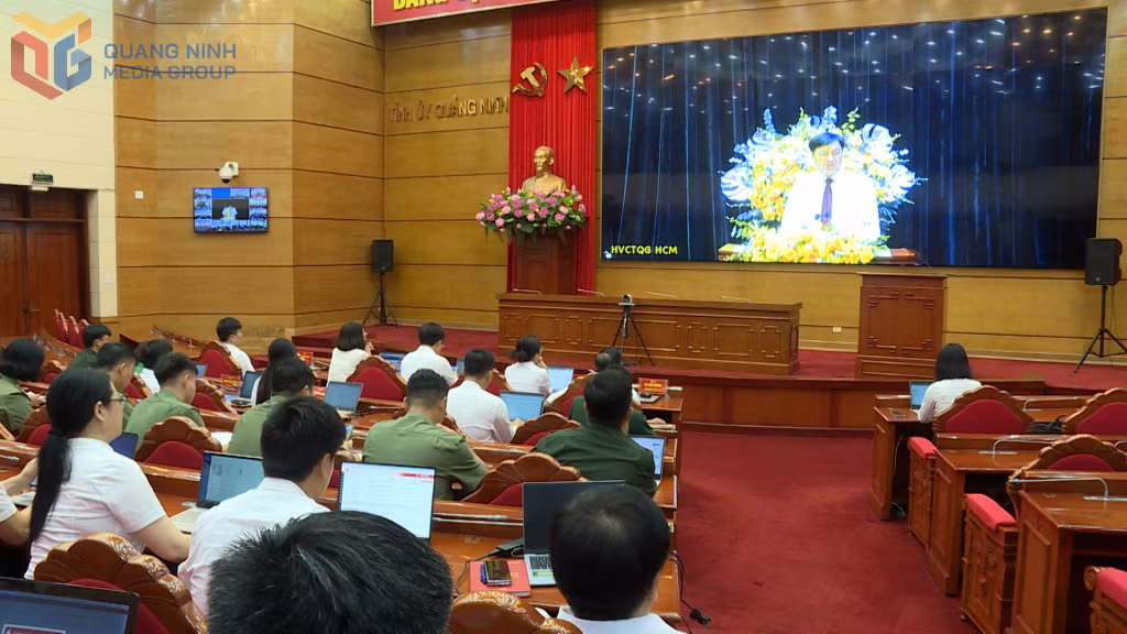 Đồng chí Nguyễn Duy Ngọc, Ủy viên Bộ Chính trị, Bí thư Trung ương Đảng, Chủ nhiệm Ủy ban Kiểm tra Trung ương phát biểu khai mạc hội nghị tập huấn.