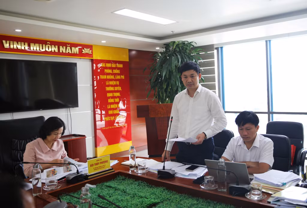 Đồng chí Nguyễn Văn Công, Phó Chủ tịch UBND tỉnh phát biểu tại buổi làm việc.