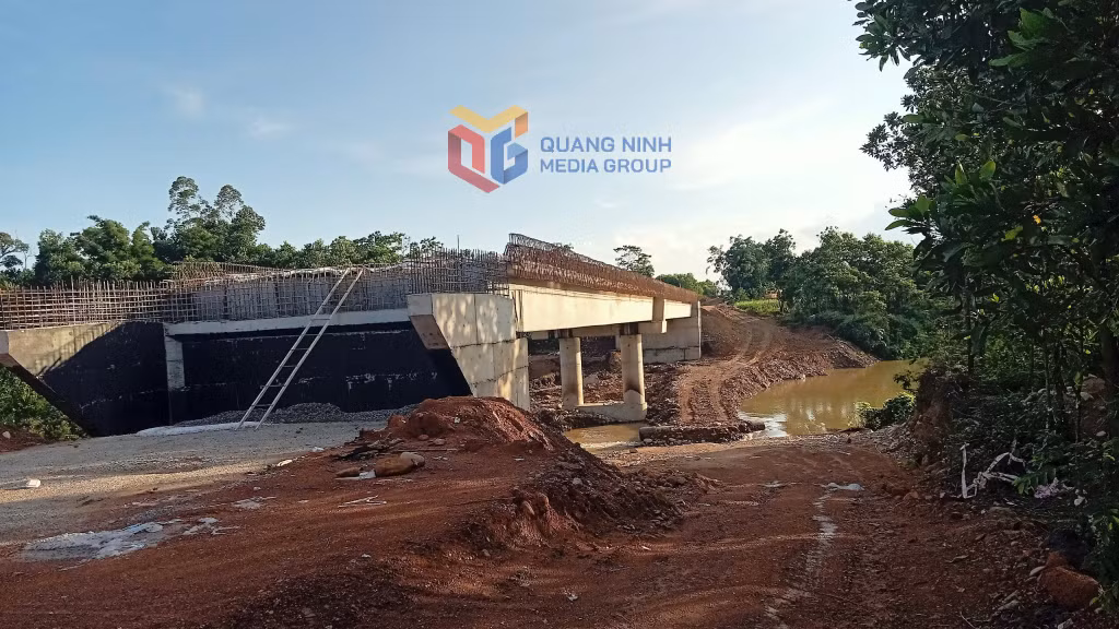 Đầu tư hạ tầng giao thông tại xã Quảng Đức, tỉnh Quảng Ninh