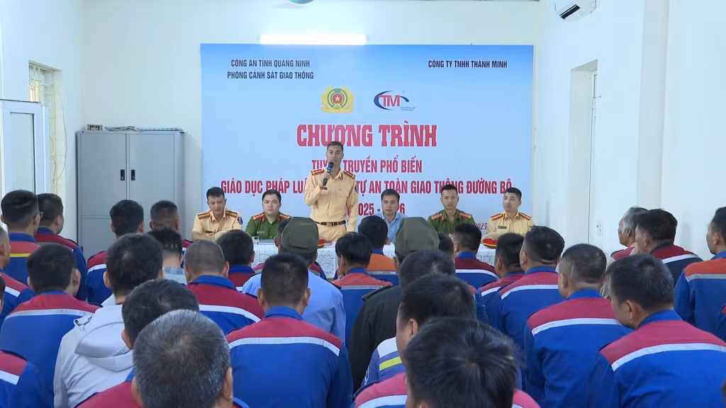 Quang cảnh buổi tuyên truyền.