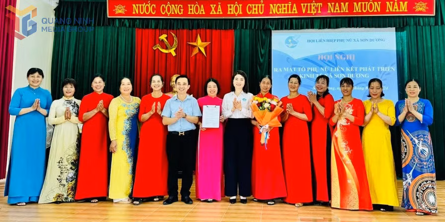 Hội LHPN TP Hạ Long phối hợp với Hội LHPN xã Sơn Dương và Dân Chủ tổ chức thành lập, ra mắt 2 “Tổ phụ nữ liên kết phát triển kinh tế", tháng 8/2024.