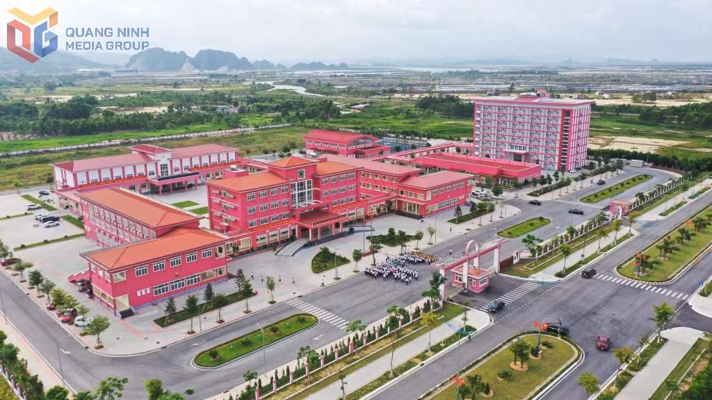 Mang tên đồng chí Tổng Bí thư của Đảng, Trường Đào tạo cán bộ Nguyễn Văn Cừ luôn nỗ lực nâng cao chất lượng đào tạo, bồi dưỡng đội ngũ cán bộ, công chức, viên chức của hệ thống chính trị cơ sở ở tỉnh Quảng Ninh.