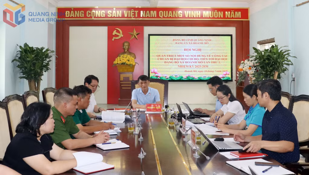 Đảng uỷ xã Hoành Mô tổ chức hội nghị quán triệt một số nội dung về công tác chuẩn bị đại hội chi bộ, tiến tới Đại hội Đảng bộ xã lần thứ I, nhiệm kỳ 2025-2030.