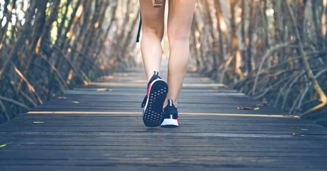 Bạn nên đi bộ tốc độ bao nhiêu là đủ. Ảnh: Thùy Dương