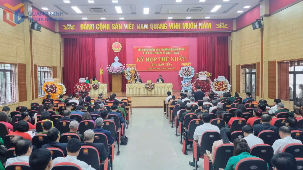Quang cảnh kỳ họp.