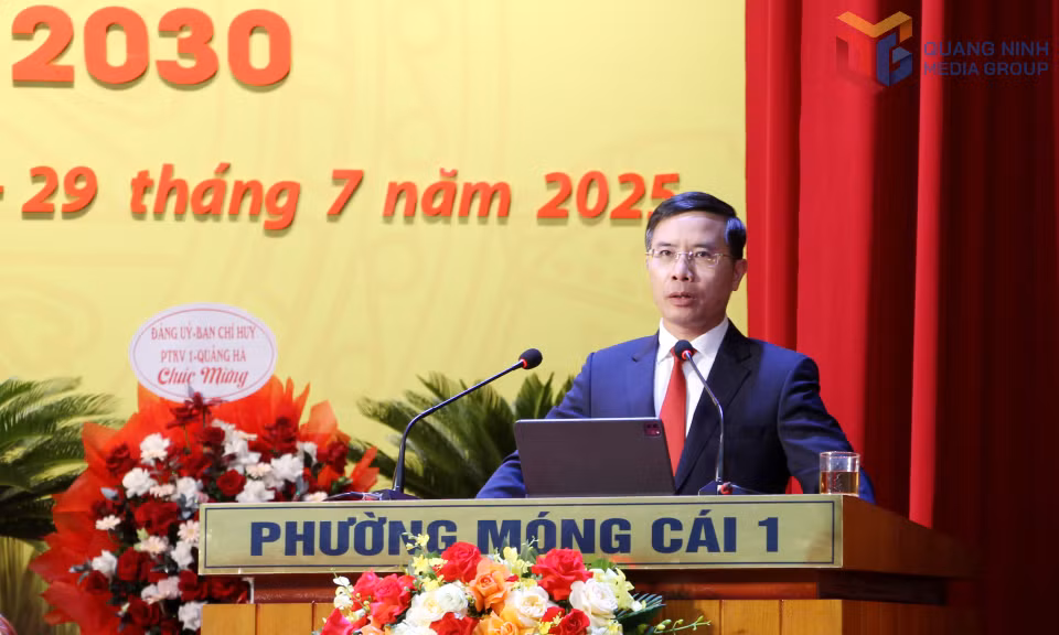 Đồng chí Phạm Đức Ấn, Phó Bí thư Tỉnh ủy, Chủ tịch UBND tỉnh, phát biểu chỉ đạo Đại hội.