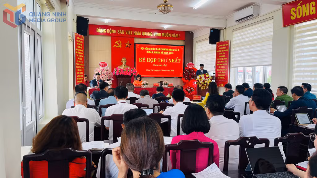 Quang cảnh kỳ họp.