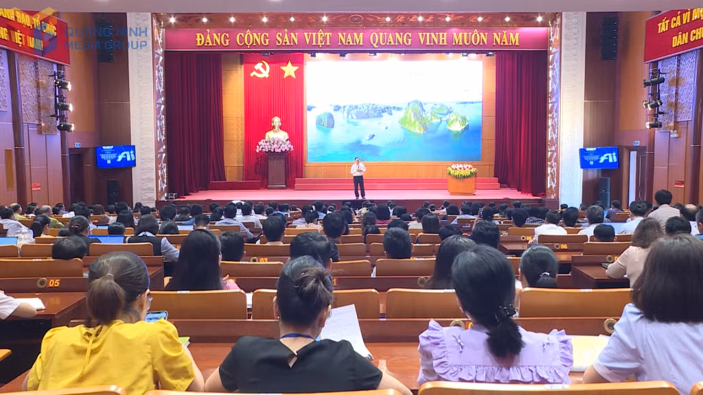 CBCCVC của Sở NN&amp;MT, Sở Tài chính được tập huấn về AI.