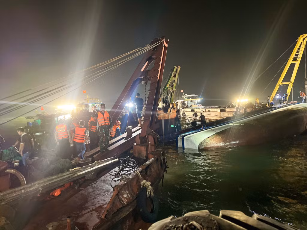 Phát hiện thêm 1 thi thể ở phía đuôi tàu.