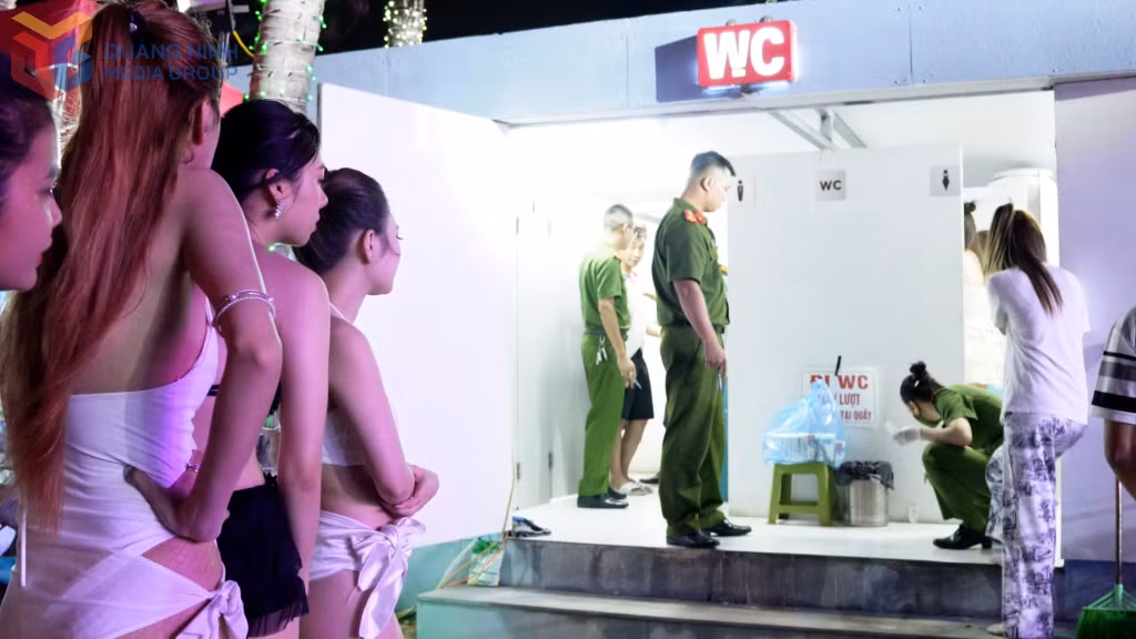 Công an phường Bãi Cháy phối hợp với các phòng nghiệp vụ (Công an tỉnh) kiểm tra ma túy tại 1 cơ sở kinh doanh có điều kiện.