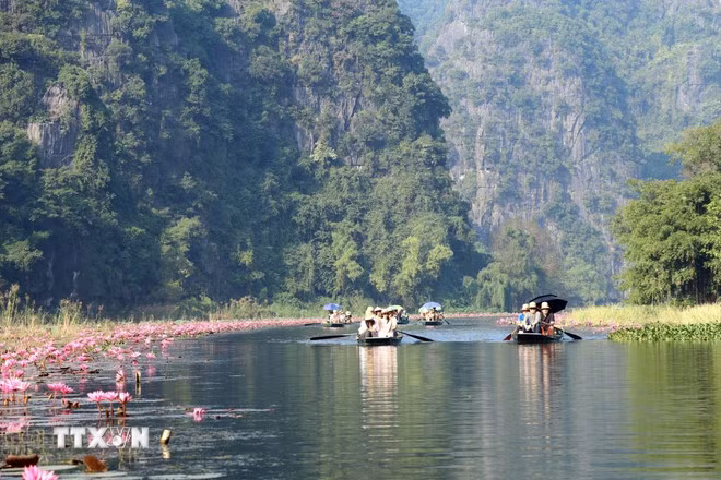 Khu du lịch Tam Cốc, huyện Hoa Lư, tỉnh Ninh Bình. (Ảnh: Thùy Dung/TTXVN)