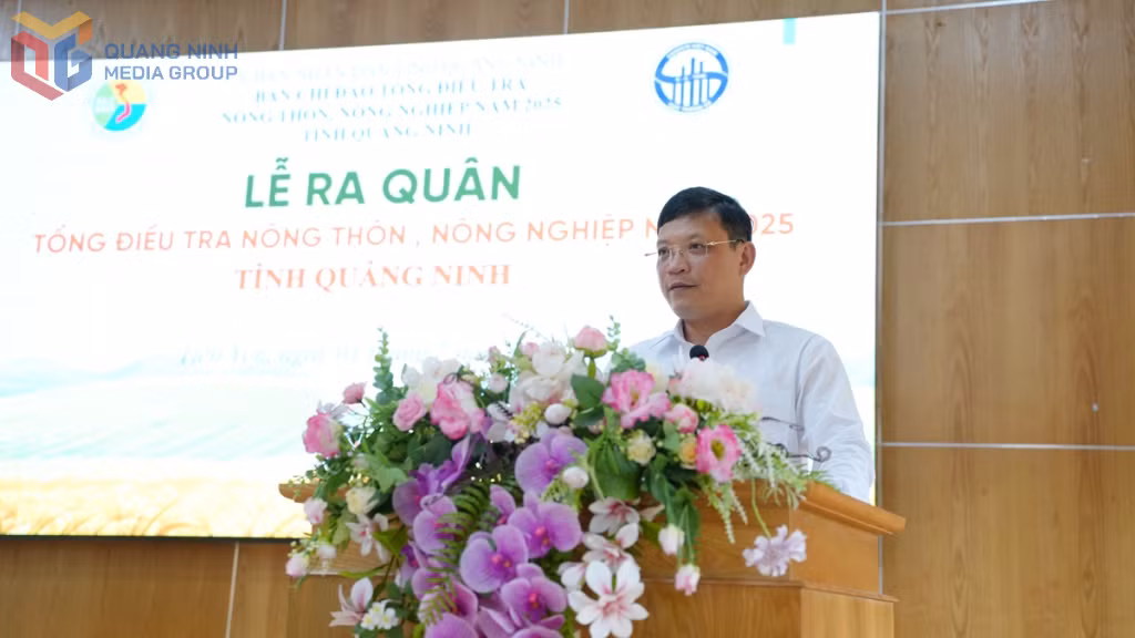 Đồng chí Nghiêm Xuân Cường, Phó Chủ tịch UBND tỉnh, Trưởng Ban Chỉ đạo Tổng điều tra nông thôn, nông nghiệp năm 2025 tỉnh phát biểu chỉ đạo tại buổi lễ.