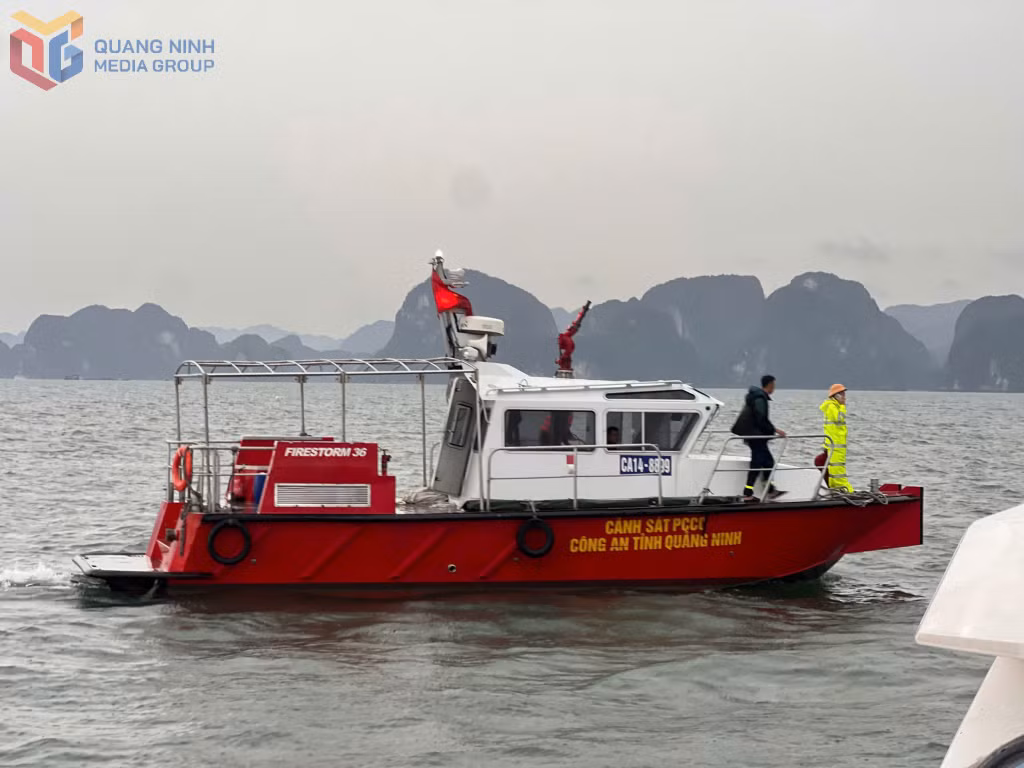 Các phương tiện cứu hộ, cứu nạn được huy động tối đa để tìm kiếm.