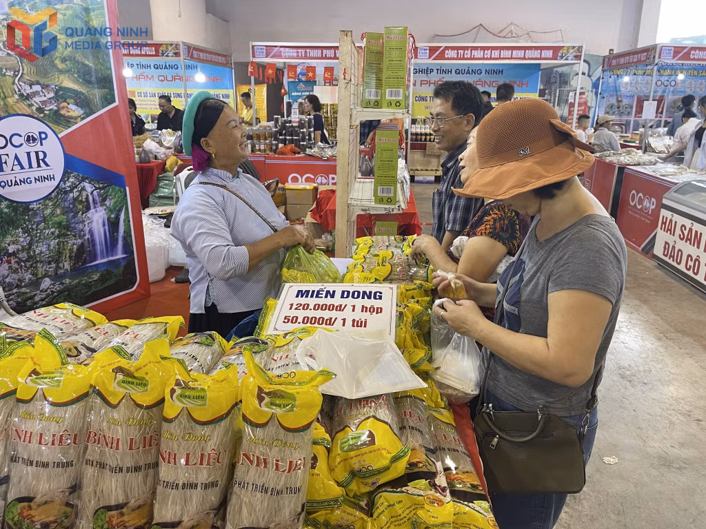 Hội chợ OCOP hằng năm là dịp quảng bá thương hiệu OCOP và văn hóa các vùng miền trong tỉnh.