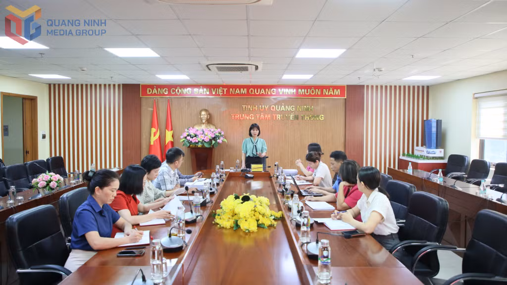 Quang cảnh cuộc họp sơ khảo Cuộc thi chính luận về Bảo vệ nền tảng tư tưởng của Đảng tỉnh Quảng Ninh năm 2025.