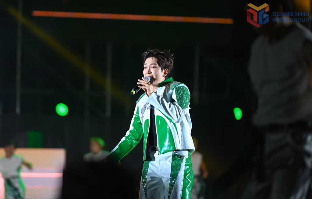 Chương trình quy tụ dàn ca sĩ nổi tiếng. 