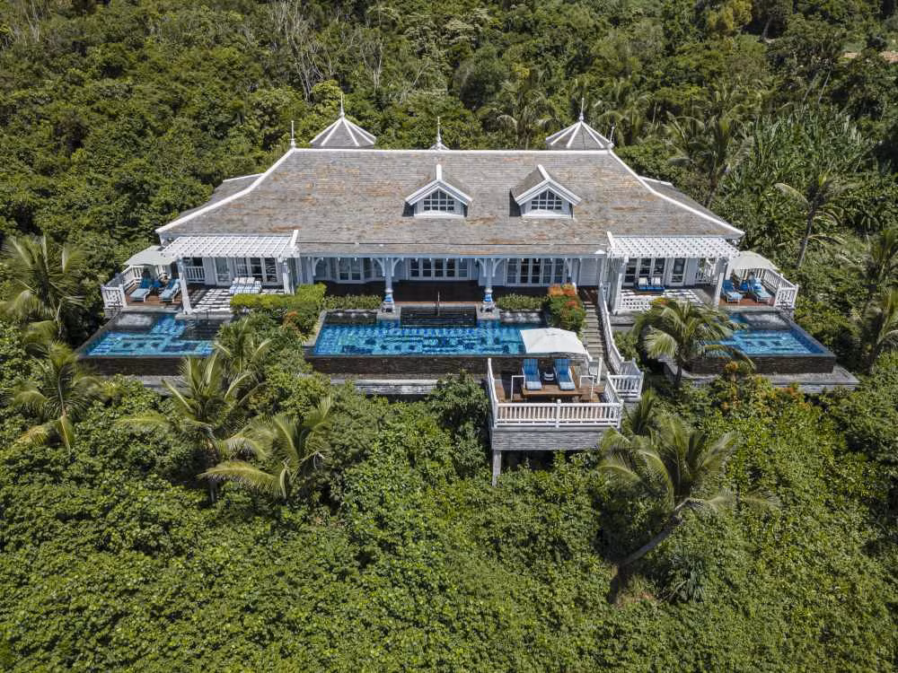 Biệt thự vịnh Bãi Bắc ẩn mình giữa thiên nhiên xanh mát trên bán đảo Sơn Trà. Ảnh: InterContinental Danang Sun Peninsula Resort
