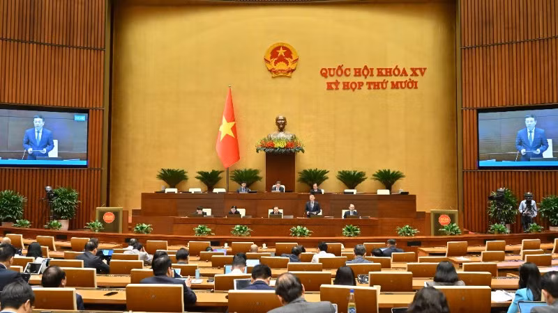 Quốc hội thảo luận ở hội trường về dự án Luật Chuyển đổi số. (Ảnh: DUY LINH)